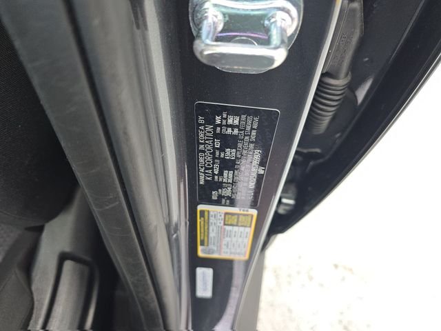 Used 2025  Kia LX image 14