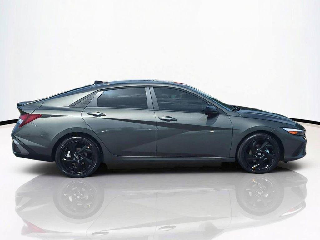 New 2026 Gray Hyundai SEL Sport Plus image 4
