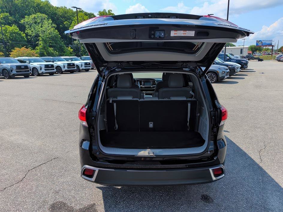 Used 2019 Midnight Black Metallic Toyota Limited image 15