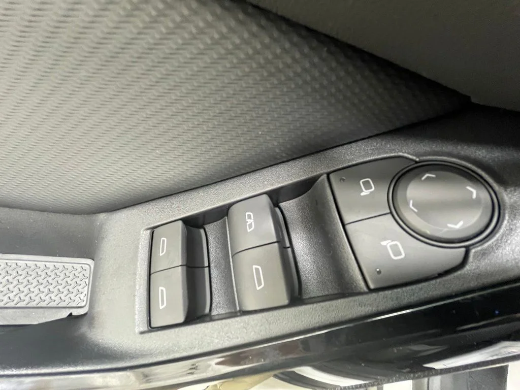 2027 Chevrolet Equinox LT - Photo 12