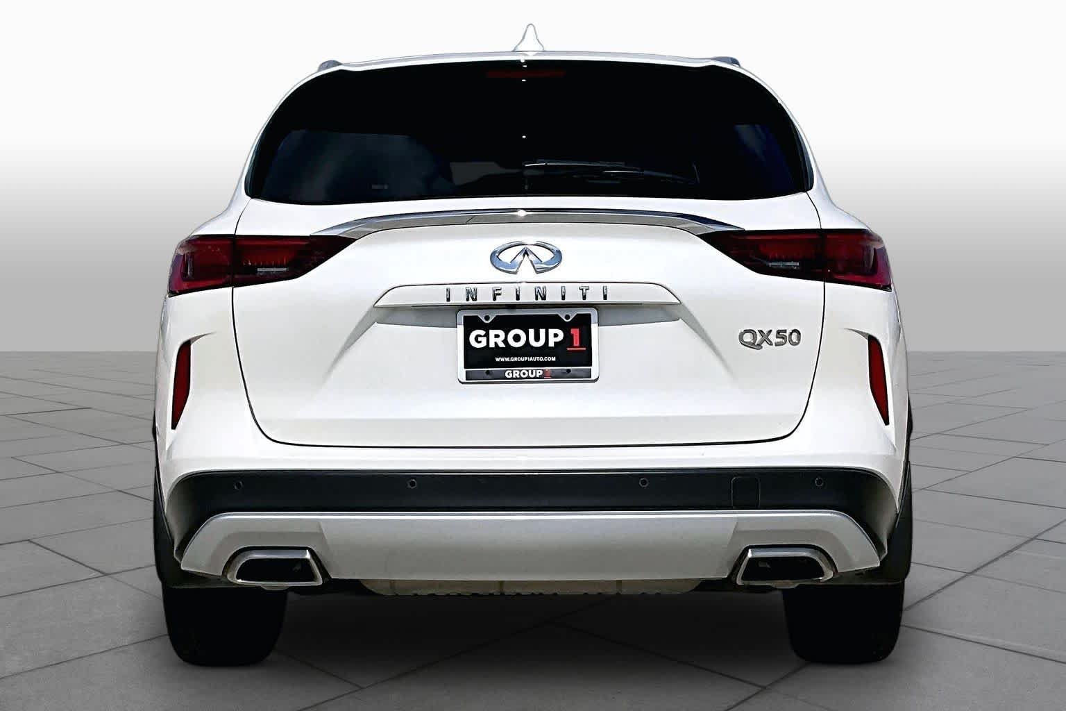 Used 2022 Majestic White INFINITI ESSENTIAL image 5