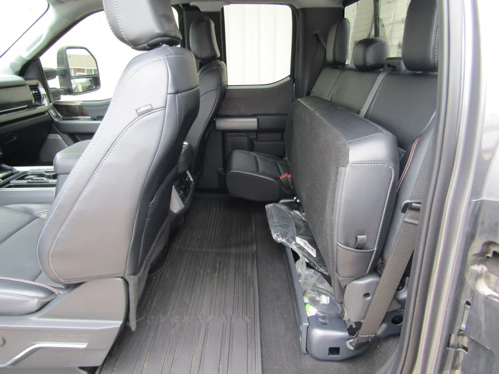 Used 2024 Gray Metallic Ford Lariat image 30