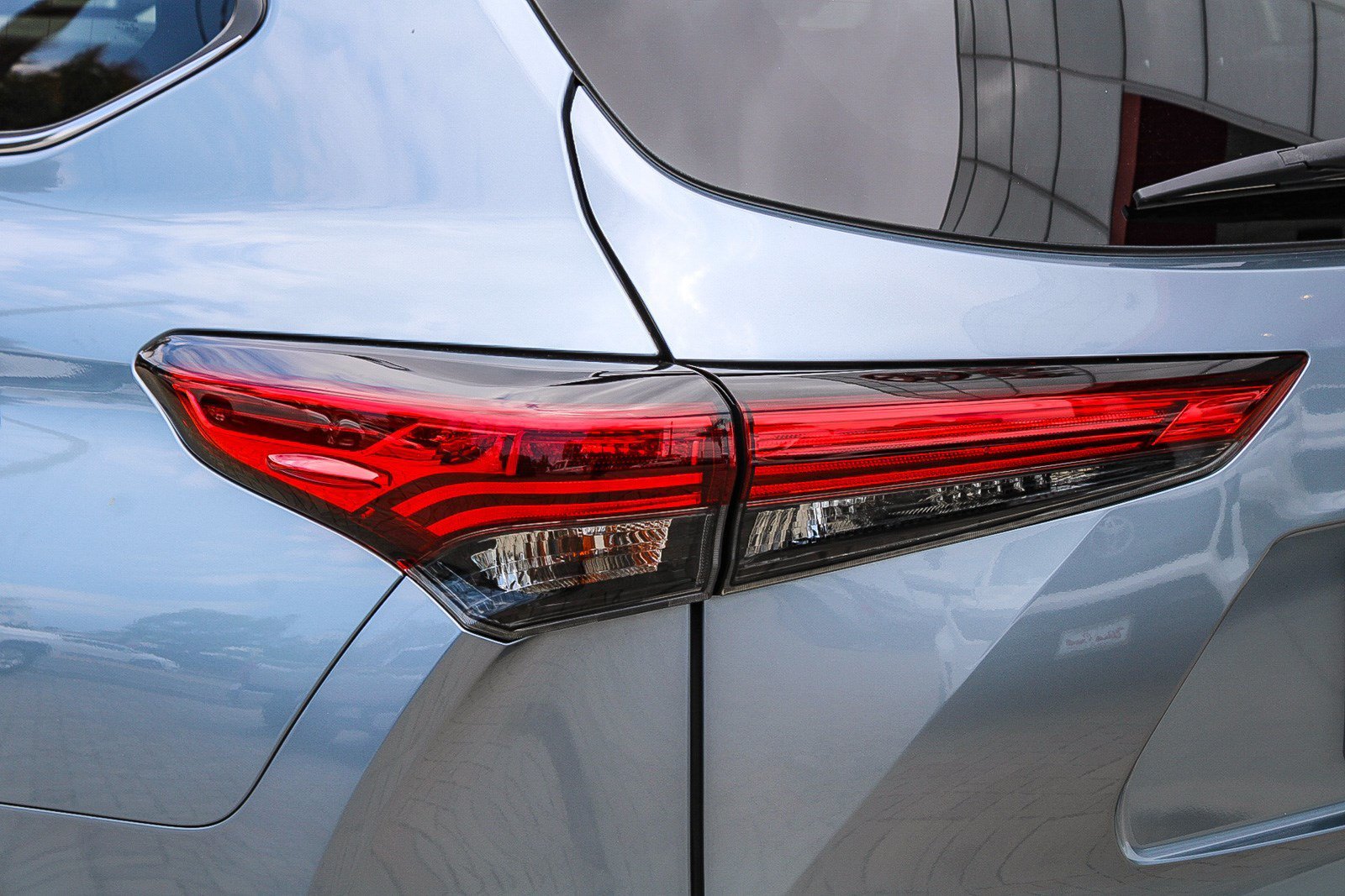 Certified Used 2021 Moon Dust Toyota Hybrid XLE image 9