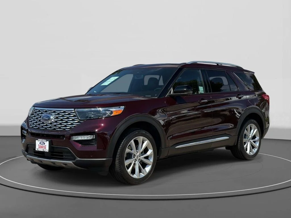 2023 Ford Explorer Platinum 4WD's photo