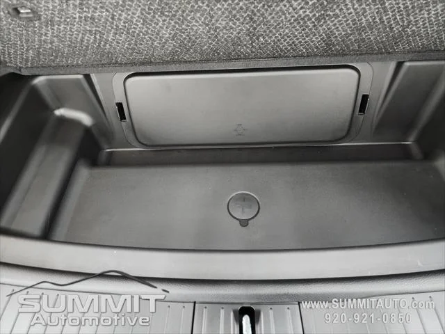 New 2025 Baltic Gray Metallic Clear-Coat Exterior Paint Jeep Limited image 43