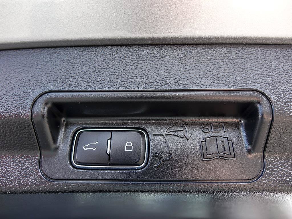 Used 2023 Silver Metallic Ford Limited image 26
