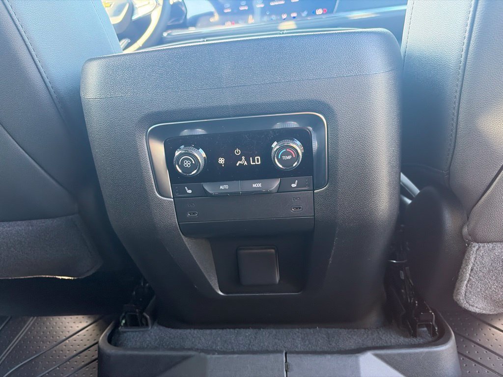 2026 Chevrolet Suburban LT - Photo 44