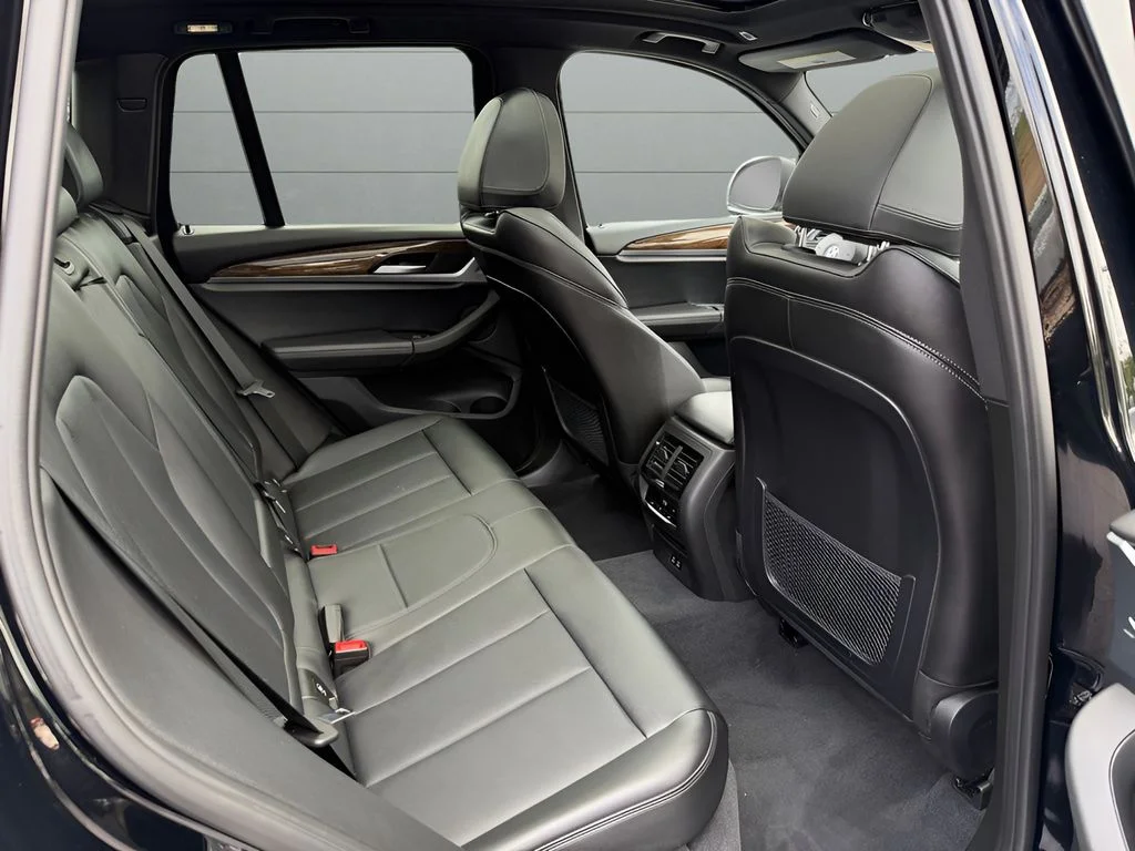 Used 2023 Black BMW xDrive30i image 25