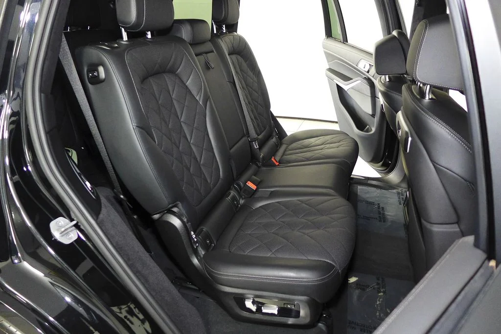 Used 2024 Black BMW xDrive40i image 20