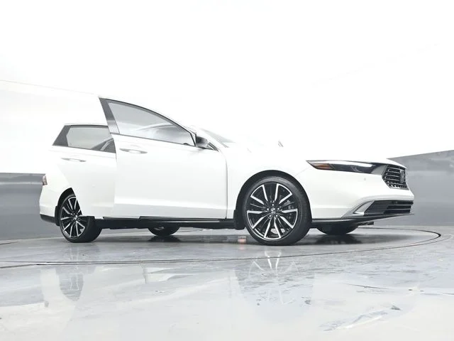 Used 2025  Honda Touring image 42