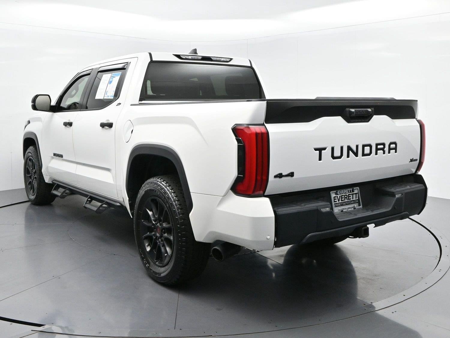 Used 2024 White Toyota SR5 image 5