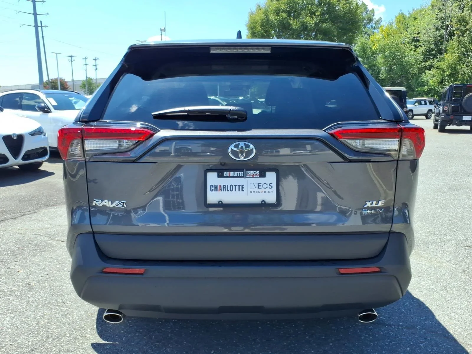 Used 2025 Magnetic Gray Metallic Toyota Hybrid XLE Premium image 18
