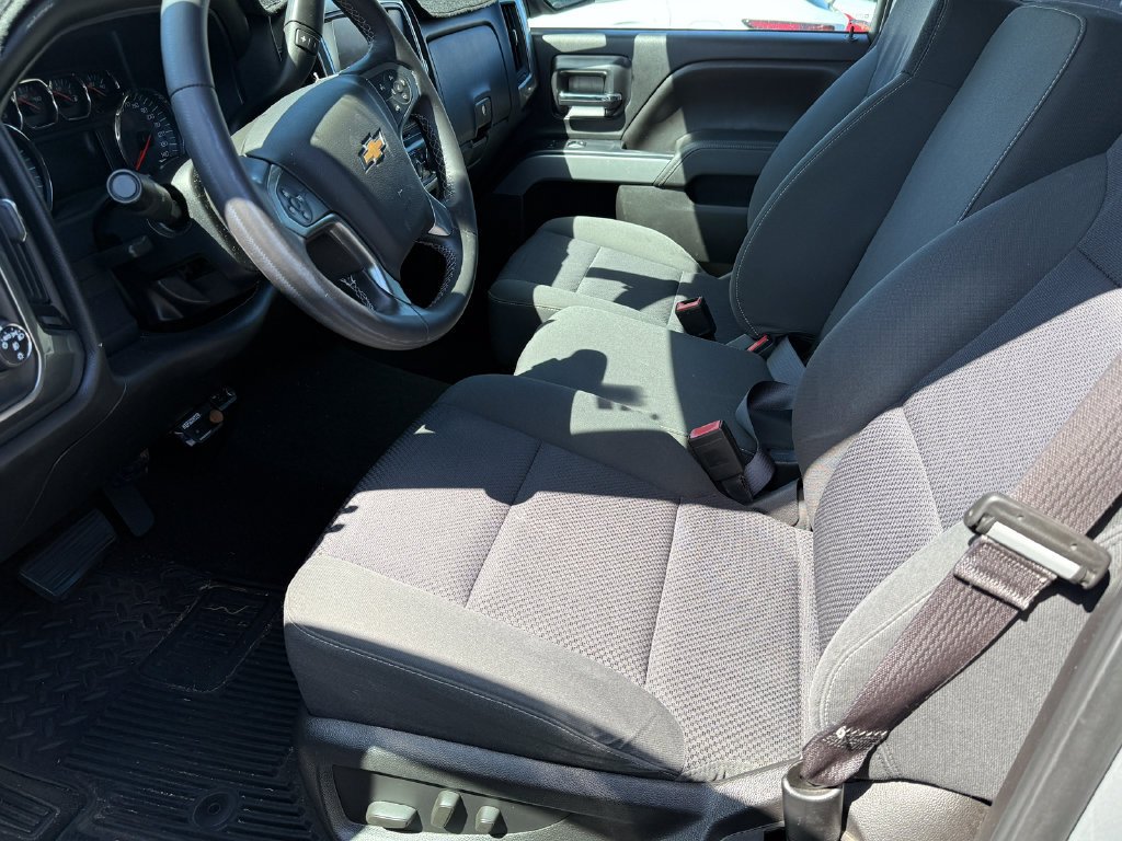 Used 2015 SILVER ICE METALLIC Chevrolet LT image 24
