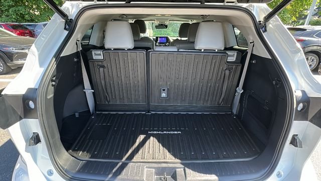 Used 2023 Beige Toyota XLE image 37
