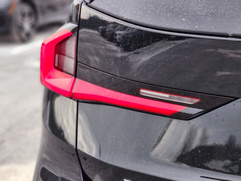 Used 2026 Black BMW xDrive28i image 9