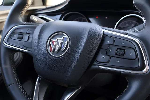 Used 2021 Blue Buick Preferred image 18