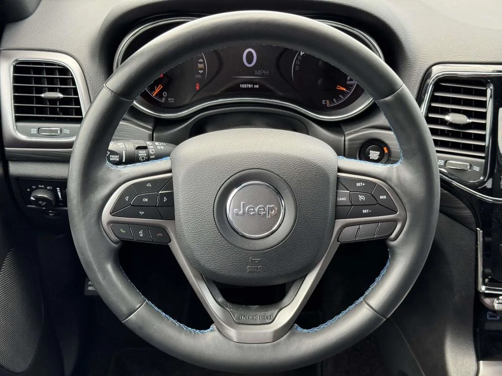 Used 2019 White Jeep Laredo image 18