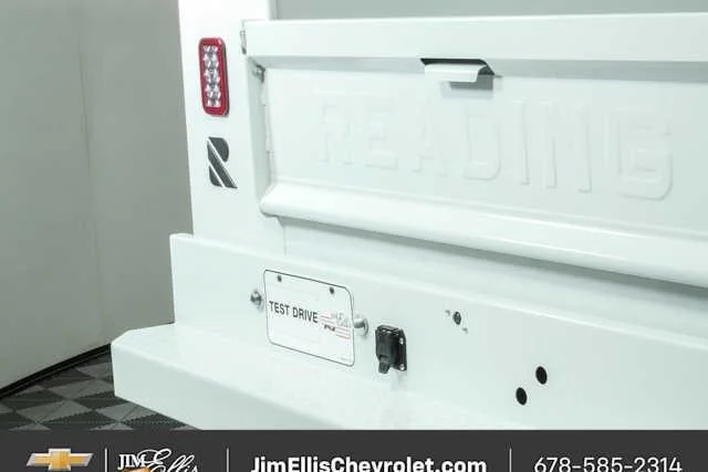 New 2026 Summit White Chevrolet WT image 28