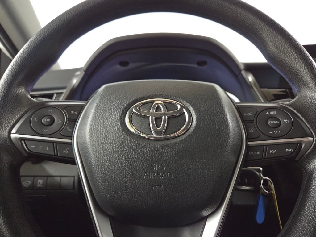 Used 2023 White Toyota LE image 23
