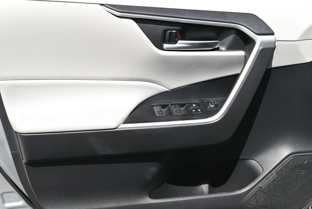 Used 2024 Silver Toyota XLE image 4
