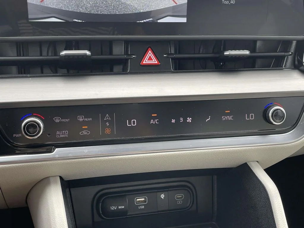 Used 2024 Gravity Gray Kia EX image 18
