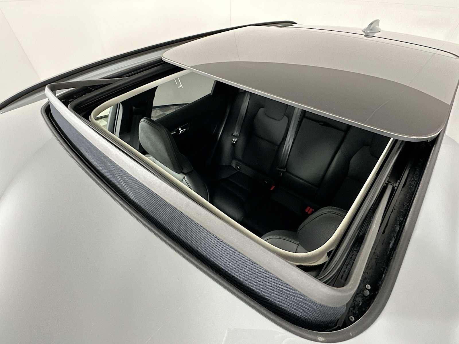 2025 Volvo XC60 Plus - Photo 19