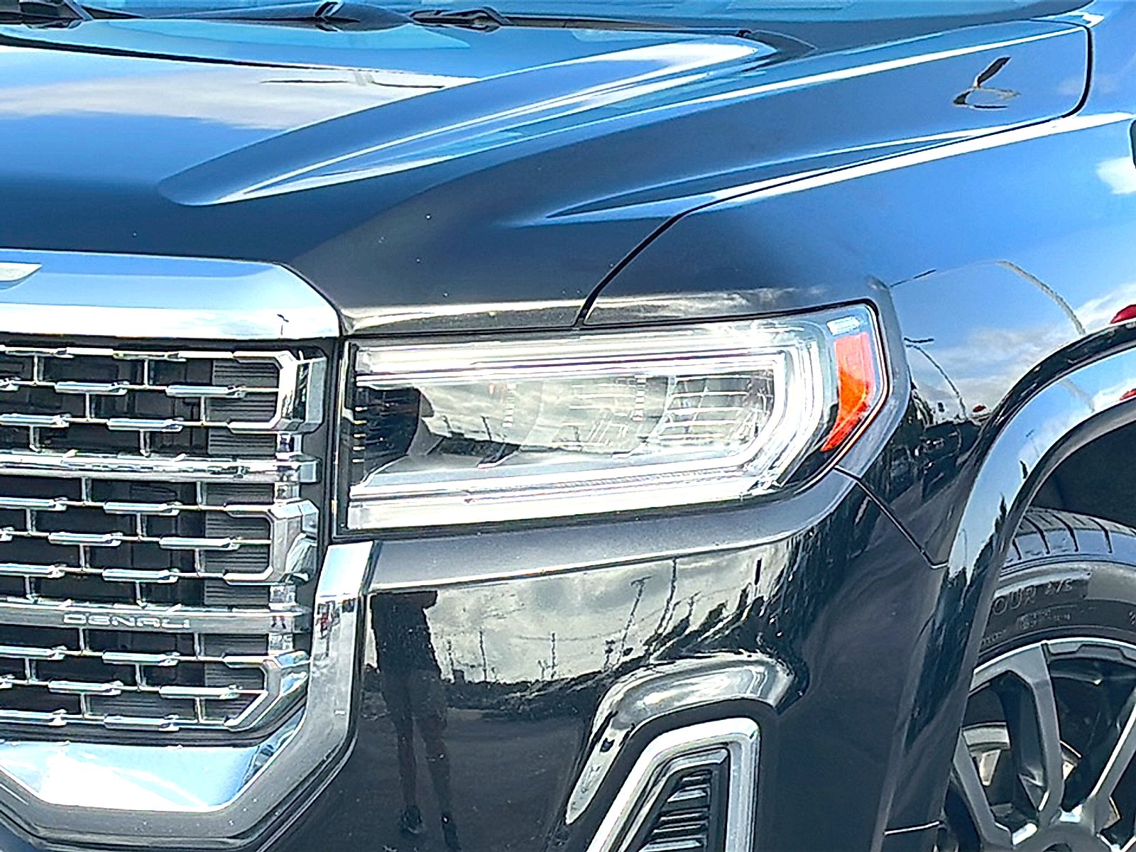 Used 2023 Ebony Twilight Metallic GMC Denali image 4