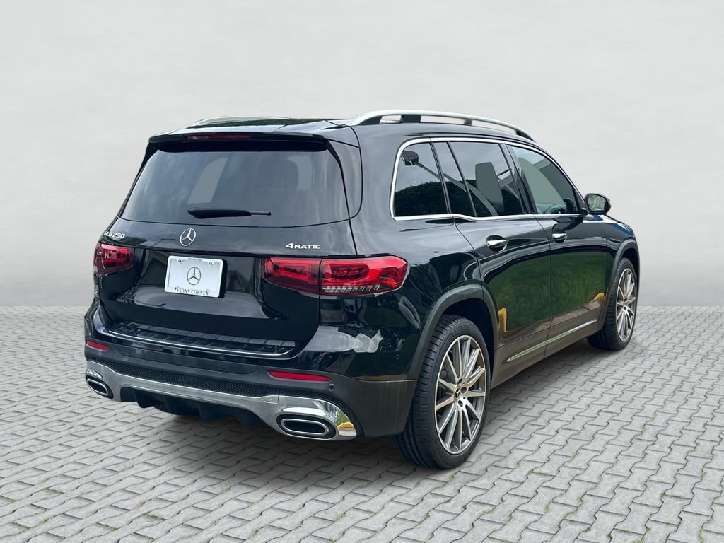 Used 2023  Mercedes-Benz GLB 250 image 5