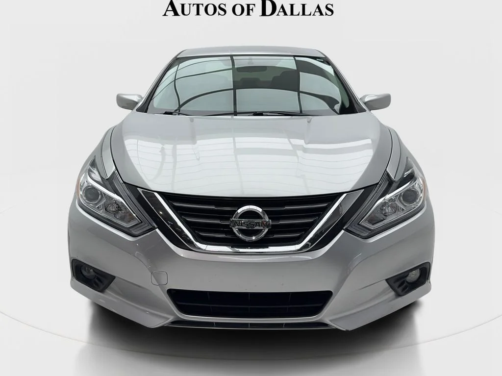 Used 2018 Silver Nissan 2.5 S image 3