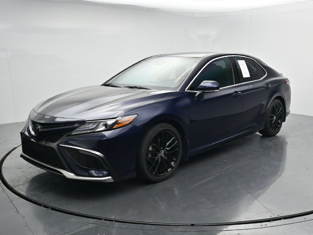 Used 2022  Toyota XSE image 4