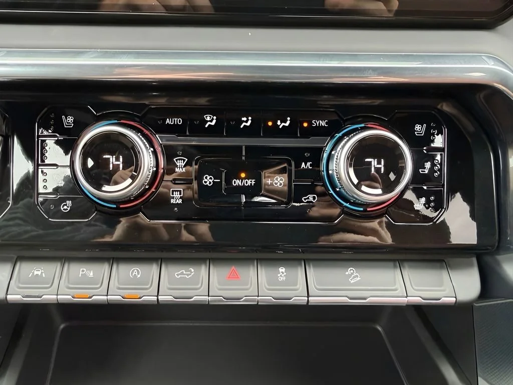 New 2026 Glacier White Tricoat GMC Denali Ultimate image 22