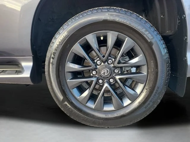 Used 2023 Gray Lexus GX 460 Premium image 7