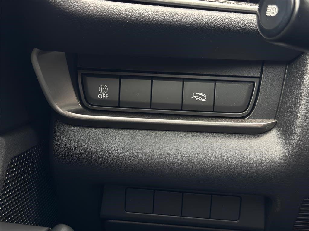 Used 2023 JET BLACK MICA MAZDA SELECT image 19