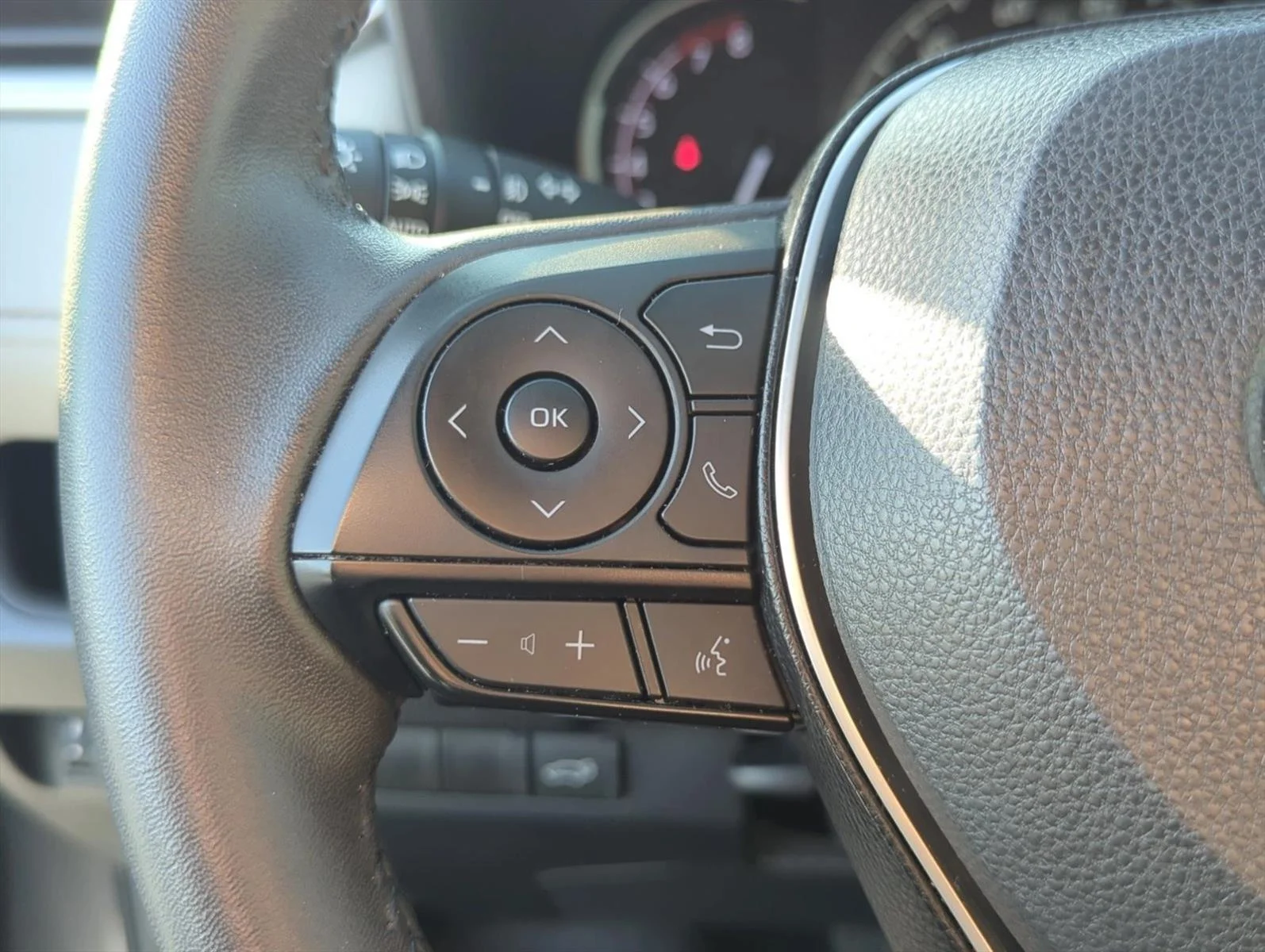 Used 2023 Magnetic Gray Metallic Toyota XLE Premium image 12