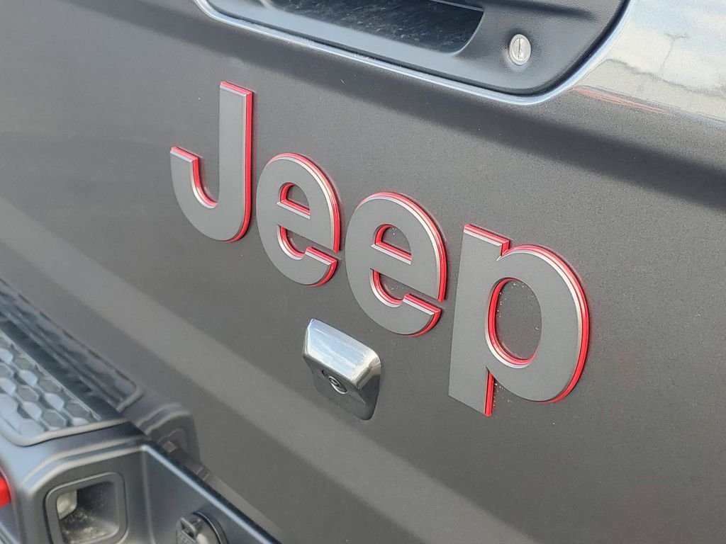New 2026 Granite Crystal Metallic Clear-Coat Exterior Paint Jeep Rubicon image 5