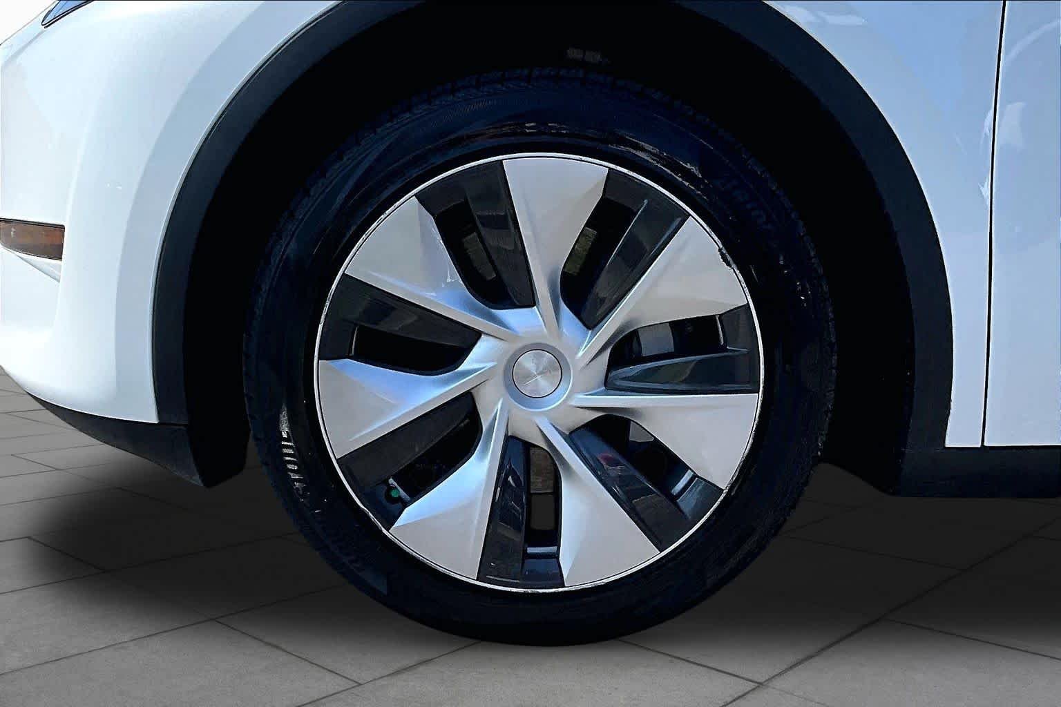 Used 2023 Pearl White Multi Tesla  image 10