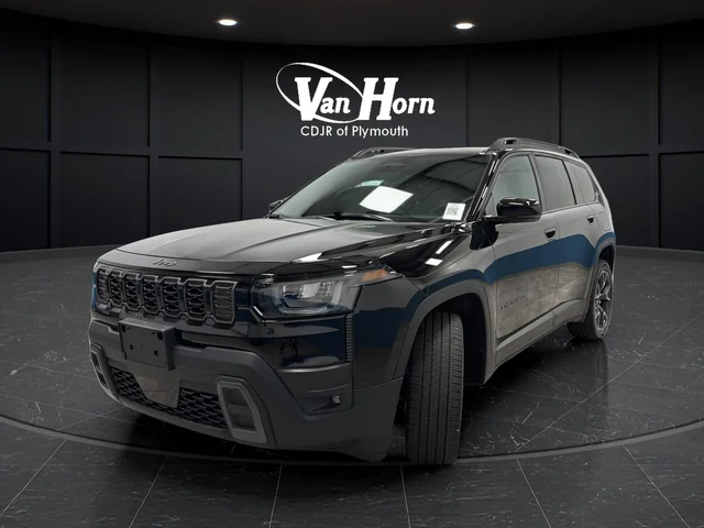 New 2026 Diamond Black Crystal Pearl-Coat Exterior Paint Jeep Limited image 3