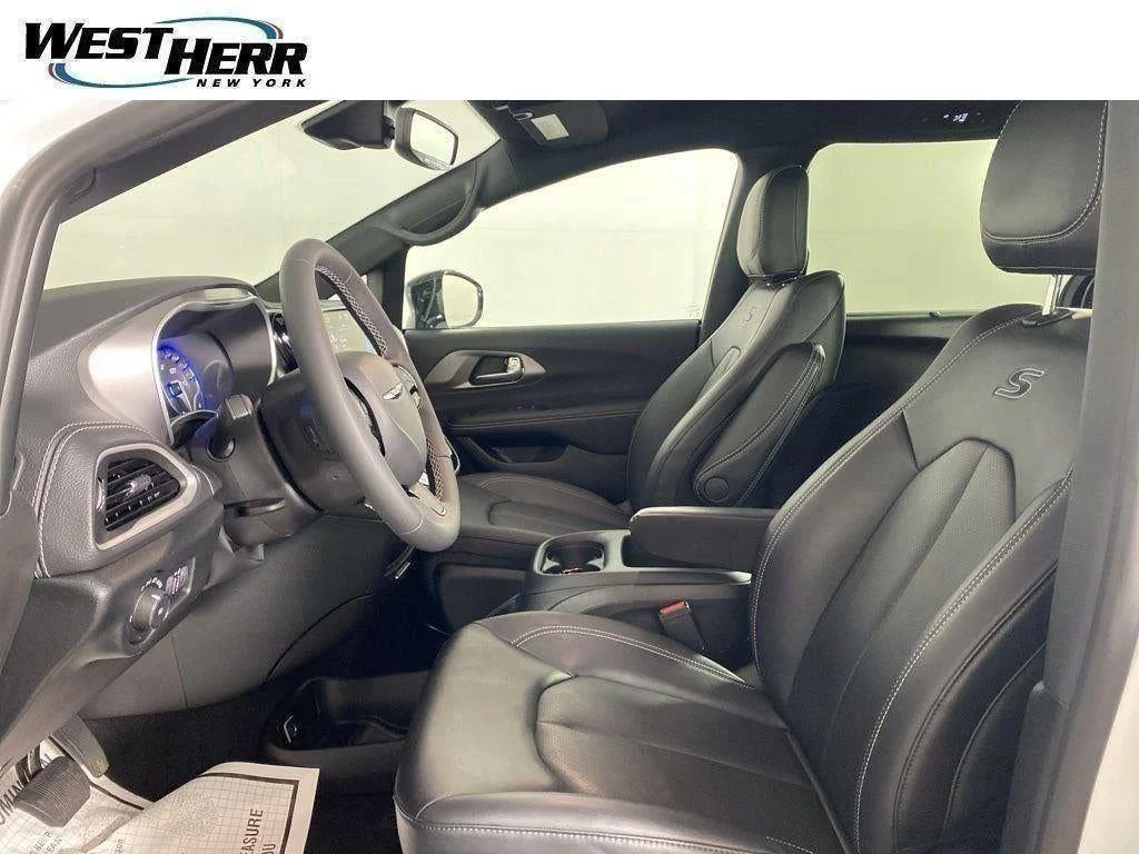 Used 2026 Bright White Clearcoat Chrysler Select image 13