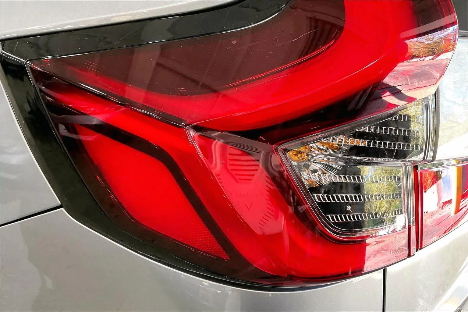 Used 2025 Solar Silver Metallic Honda EX-L image 29