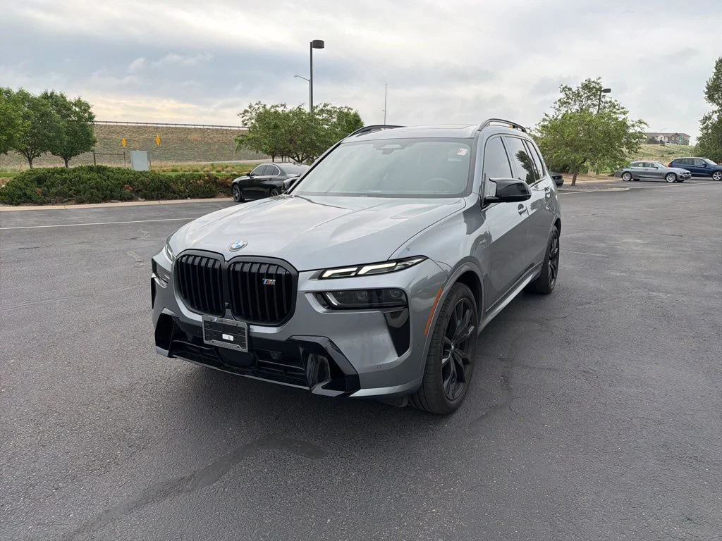 2025 BMW X7 M60i's photo
