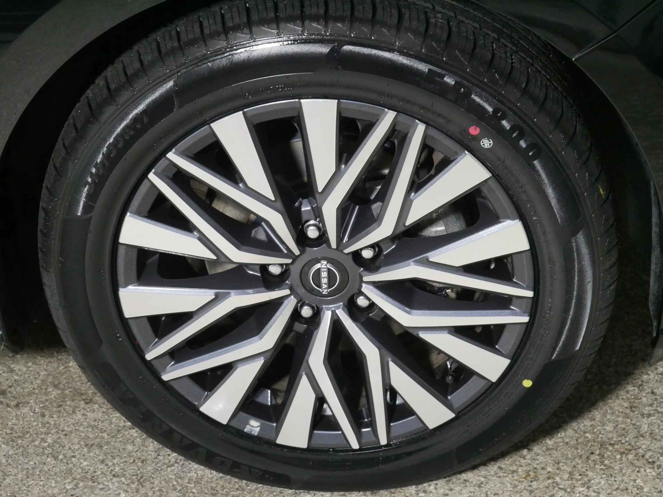Used 2025 Super Black Nissan SV image 15