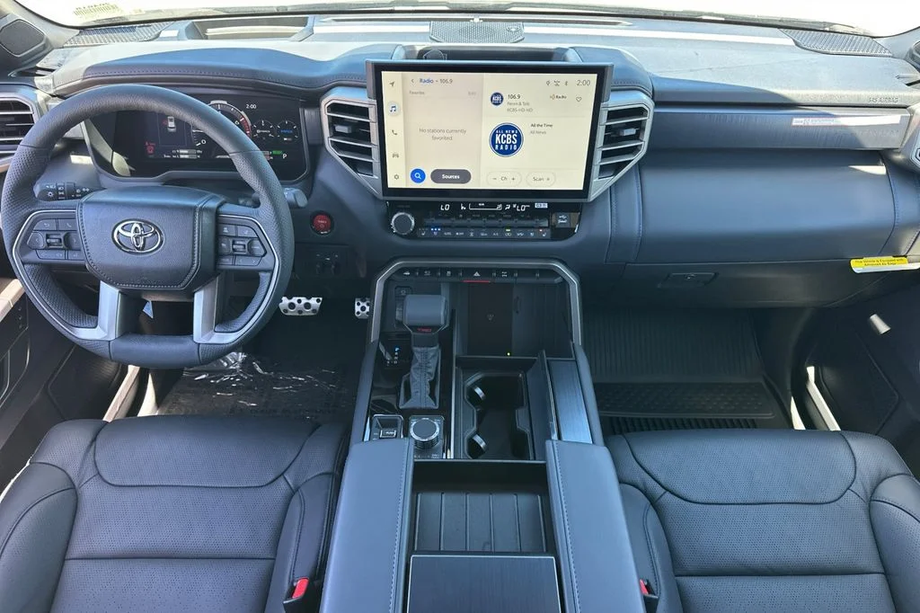 New 2026 Wind Chill Pearl <sup>1</sup> Toyota  Platinum image 13