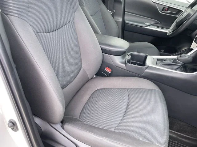 Used 2025 White Toyota LE image 23