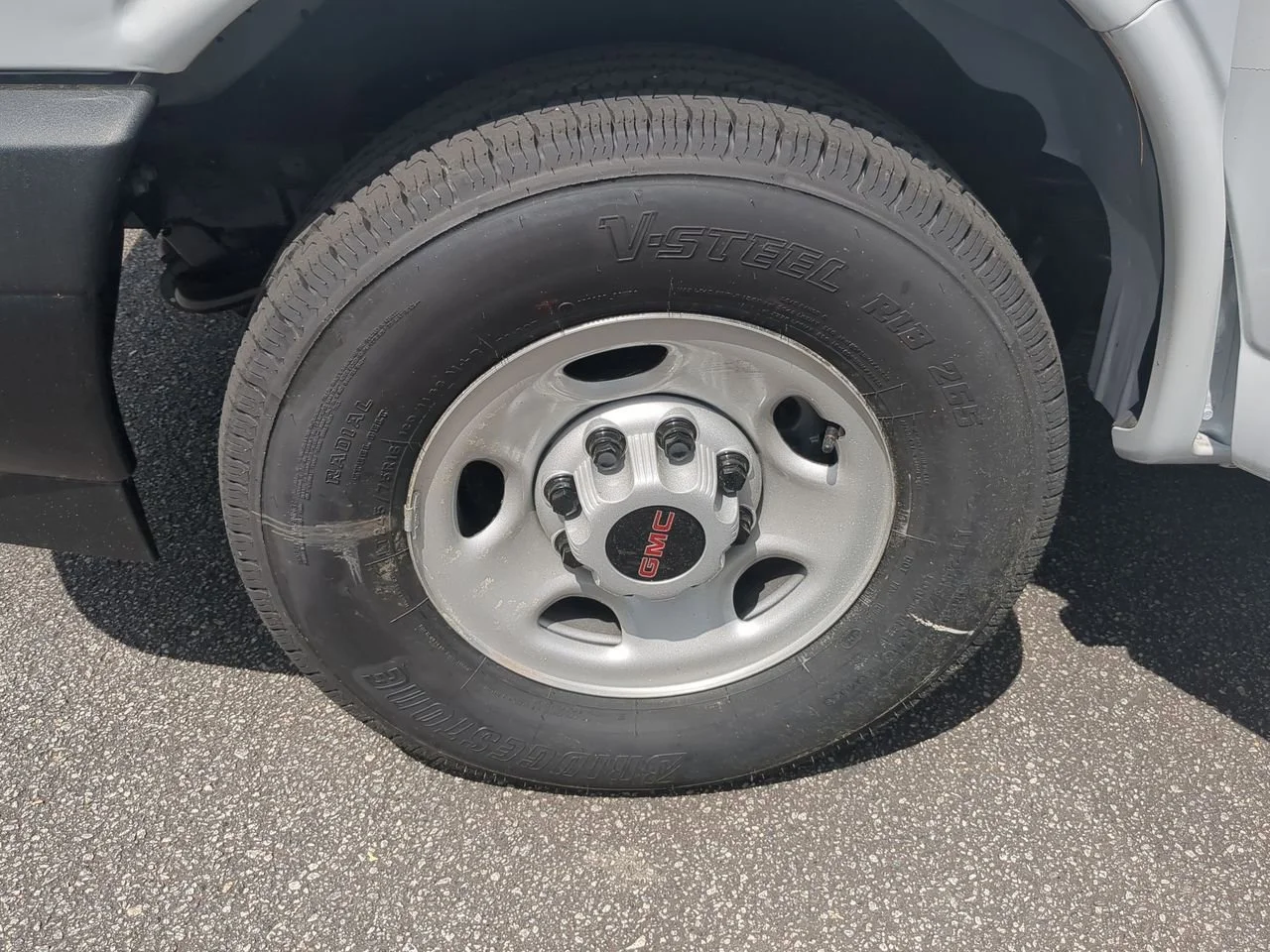 New 2025 Summit White GMC Work Van image 29