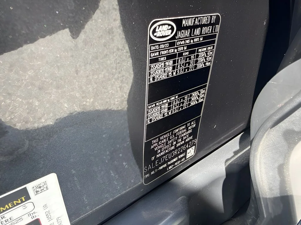 Used 2024 Gray Land Rover S image 23