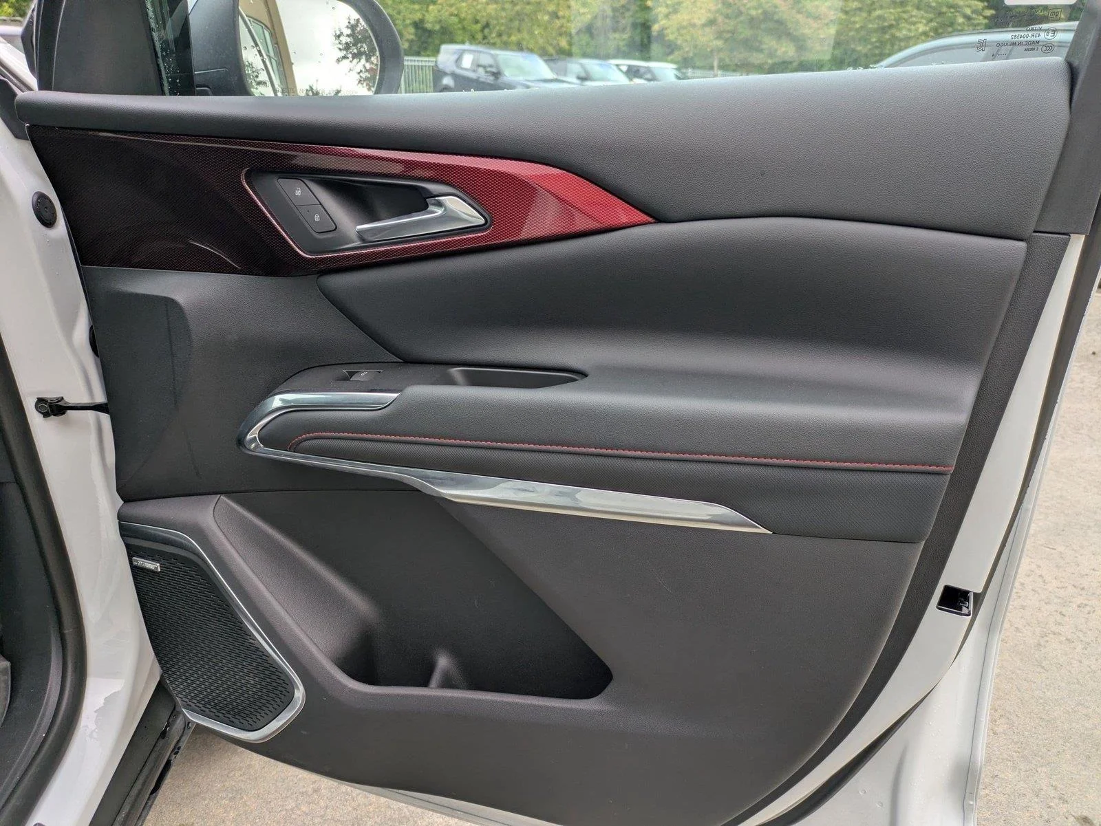 Used 2024 Summit White Chevrolet AWD Z71 image 31