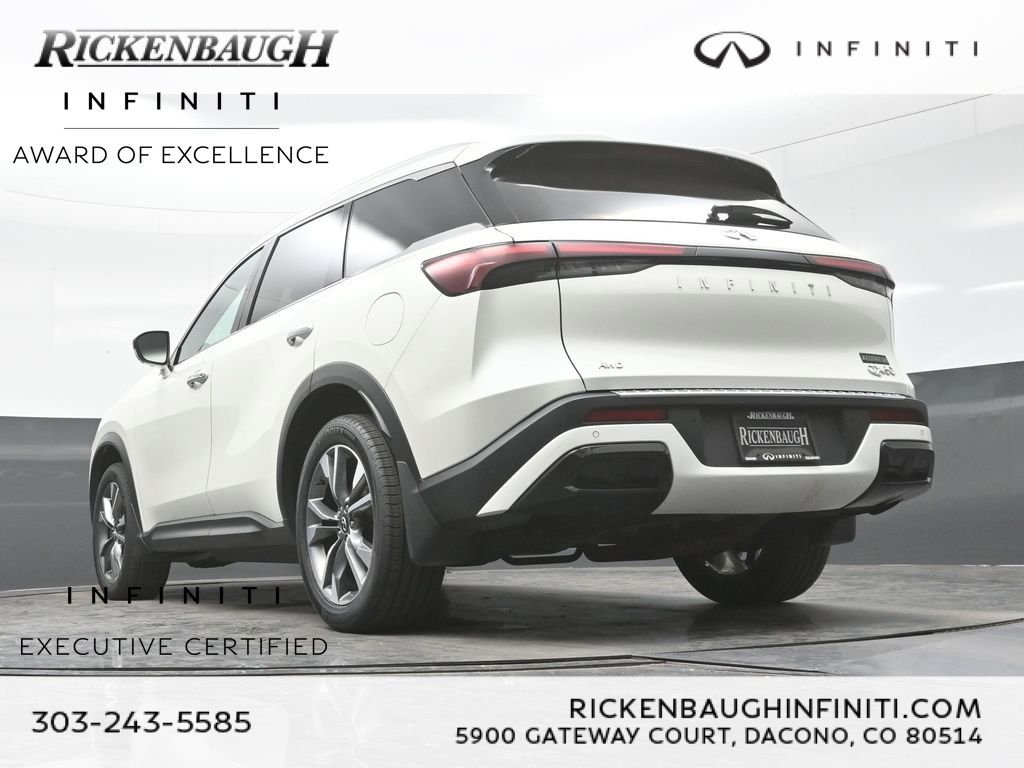 Certified Used 2023 White INFINITI LUXE image 33