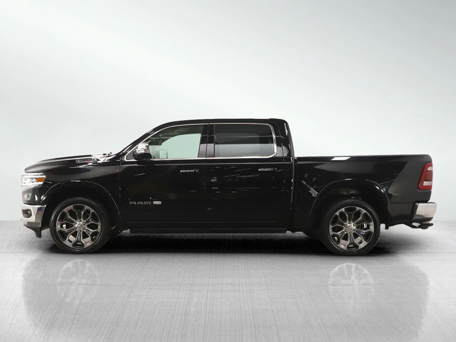 Used 2020 RAM Ram 1500 Longhorn with VIN 1C6SRFKM6LN197918 for sale in Minneapolis, Minnesota