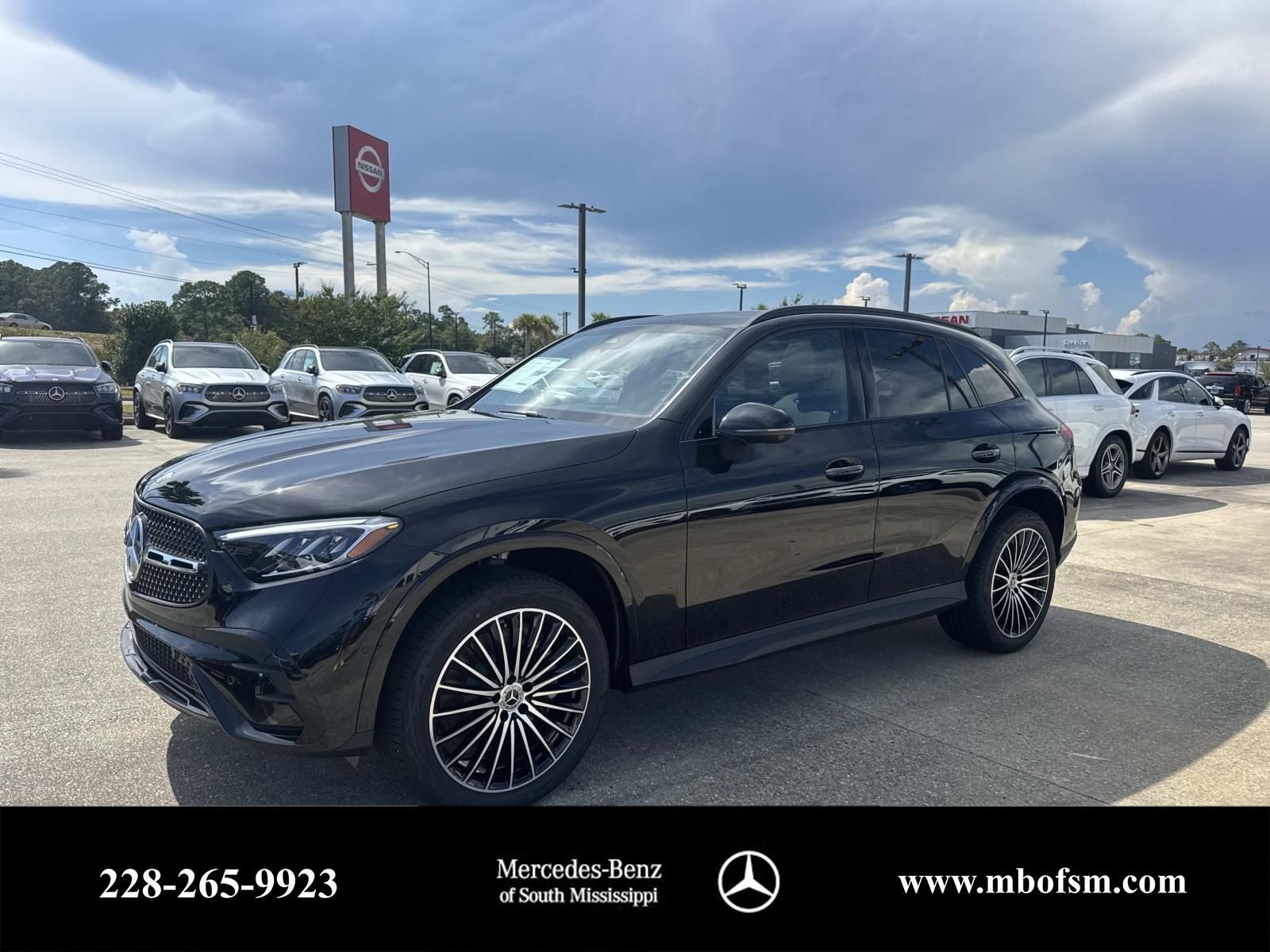 New 2027 Black Mercedes-Benz GLC 300 image 1