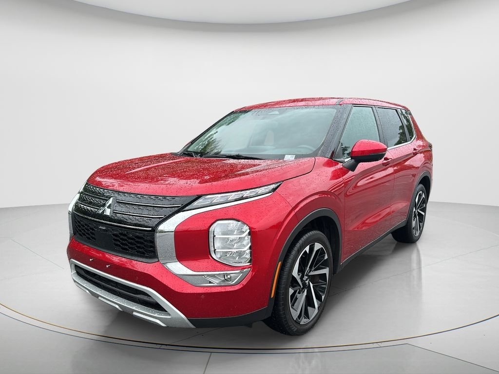 2024 Mitsubishi Outlander SE 2WD's photo